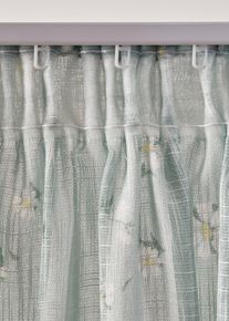 Závěs z recyklovaného polyesteru s květinovým potiskem (1 ks) | Zelená | Vel. 145x135 cm | bonprix